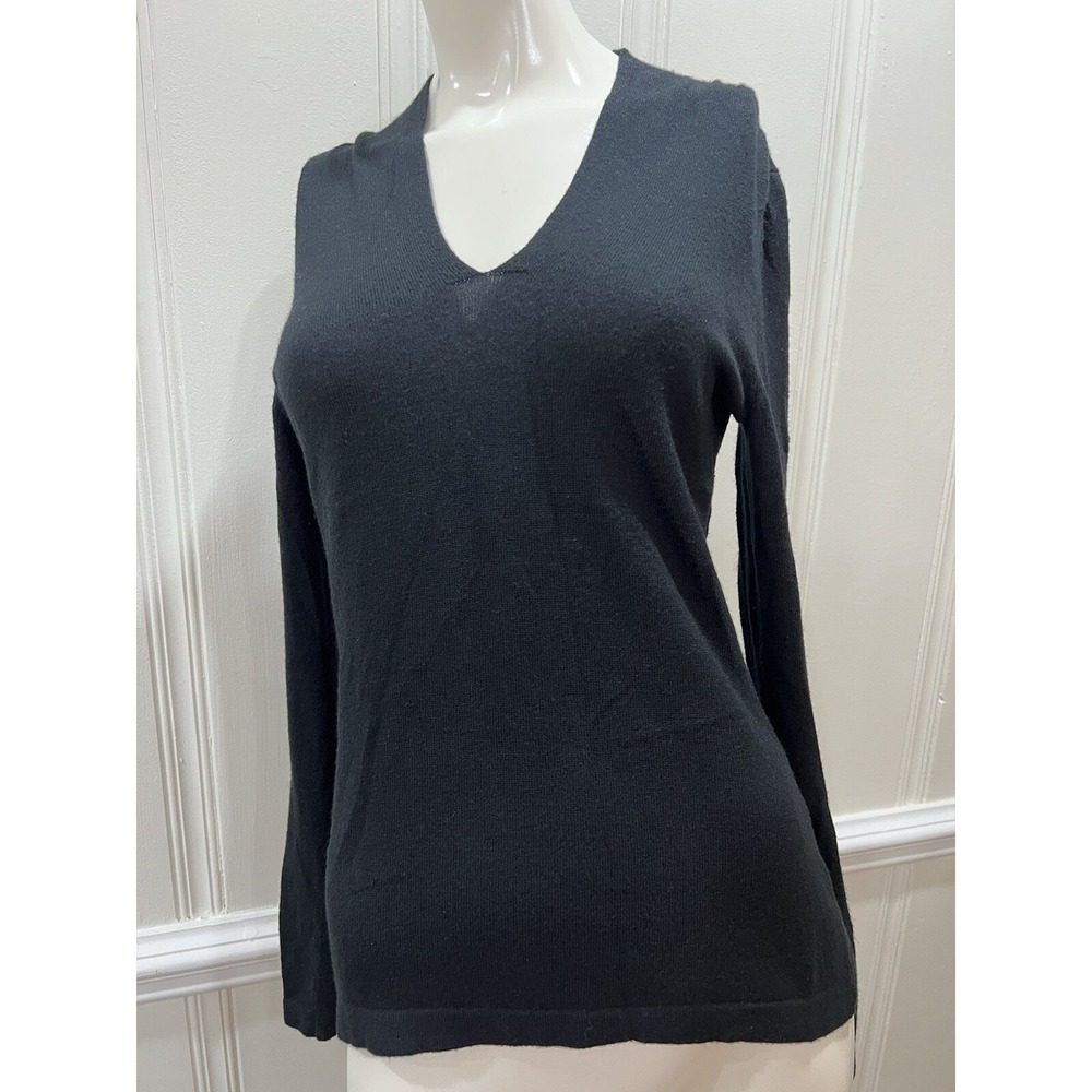 banana republic v neck sweater with gathered shoulders cashmere blend M